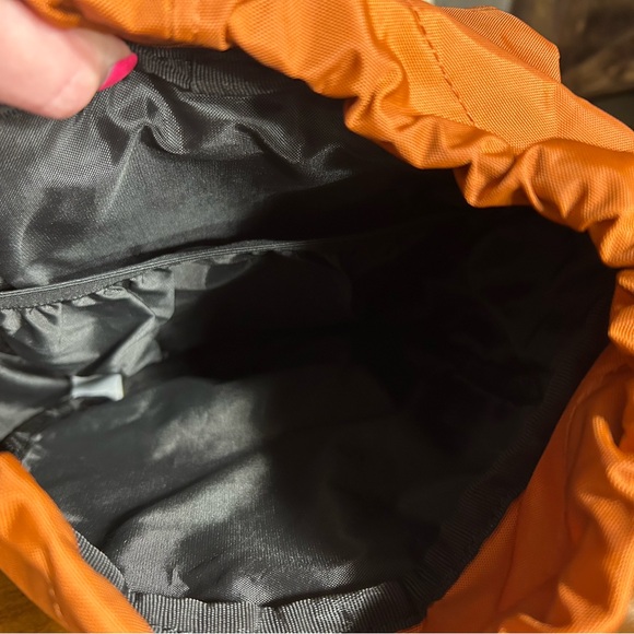 Topo Mini Rover backpack
Rust like color - Picture 2 of 3